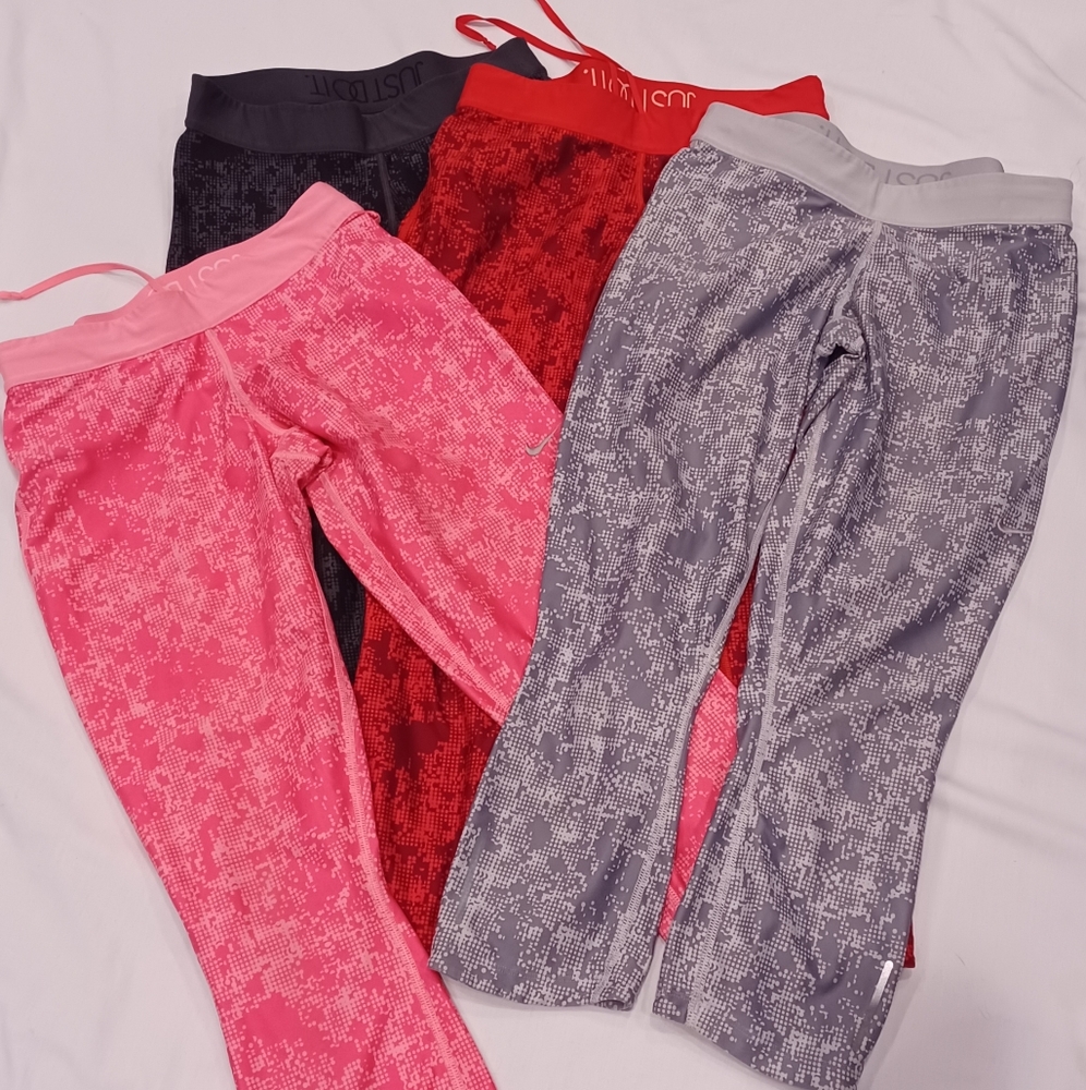 Preowned "Bundle" Nike athletic workout carpis size medium gently use condition